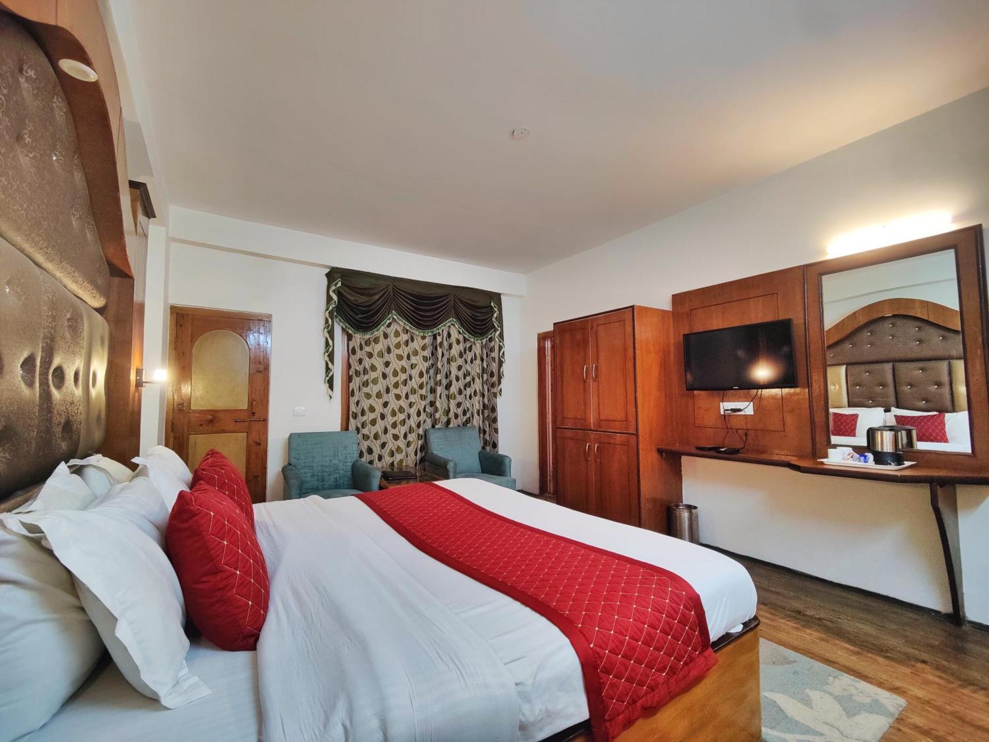 Surya International Hotel Manali Near Mall Road Extérieur photo