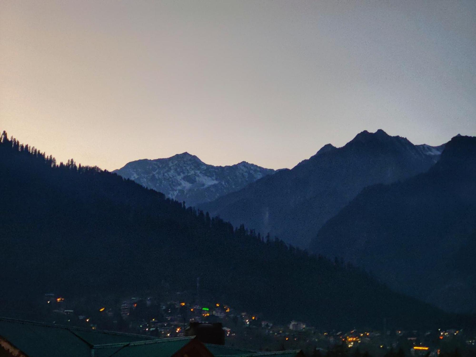 Surya International Hotel Manali Near Mall Road Extérieur photo