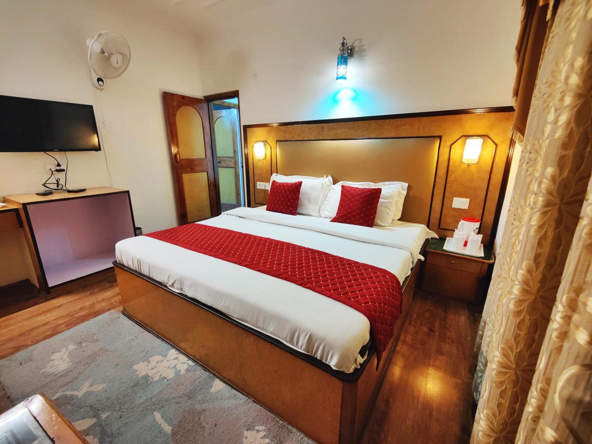 Surya International Hotel Manali Near Mall Road Extérieur photo