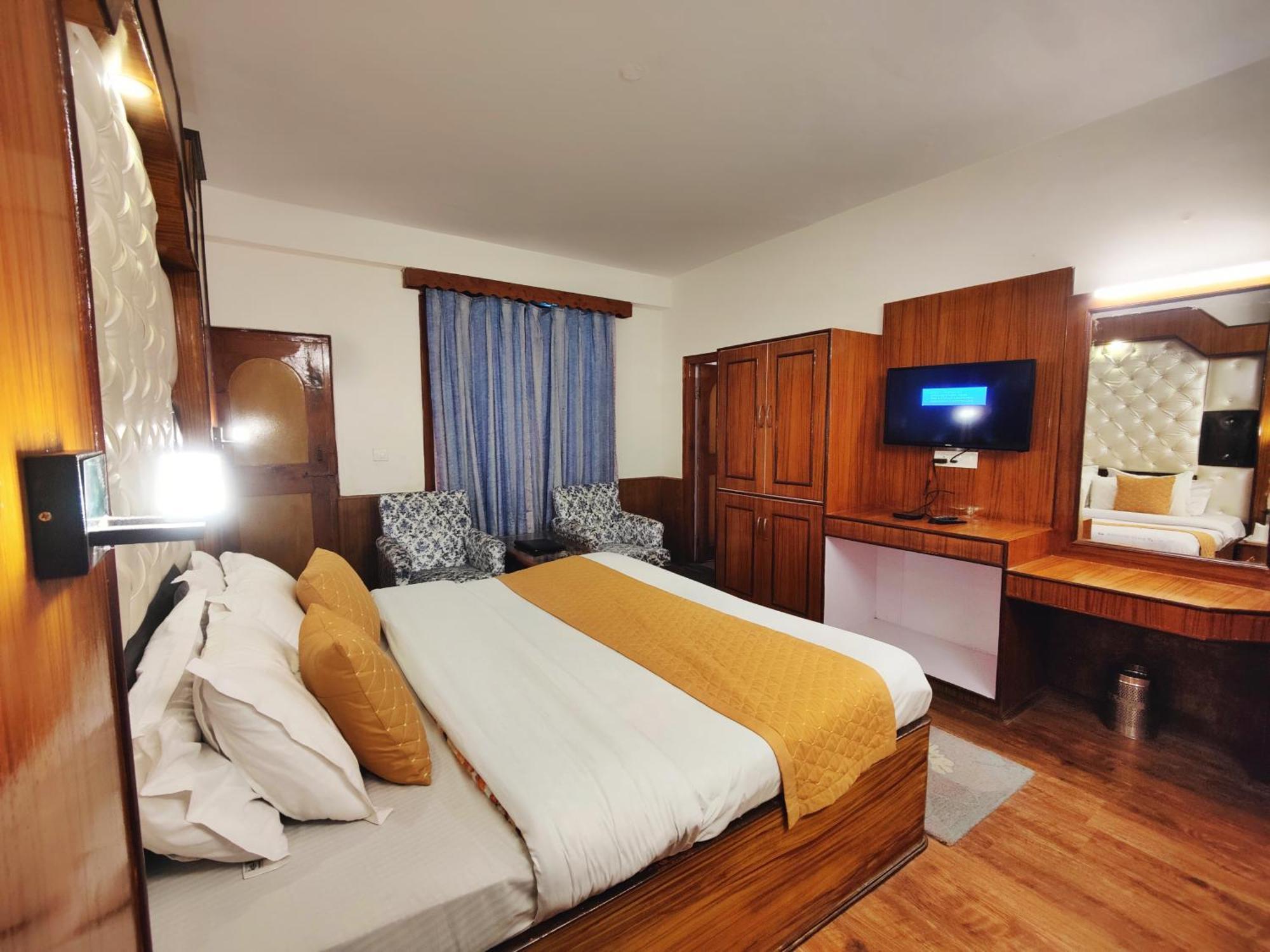 Surya International Hotel Manali Near Mall Road Extérieur photo