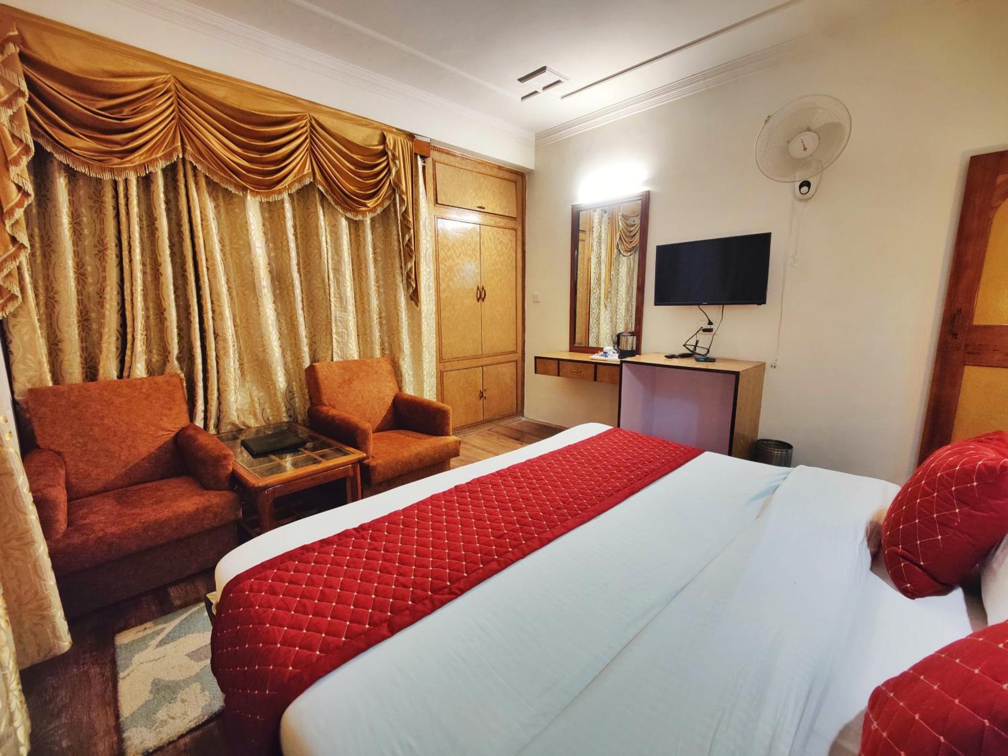 Surya International Hotel Manali Near Mall Road Extérieur photo