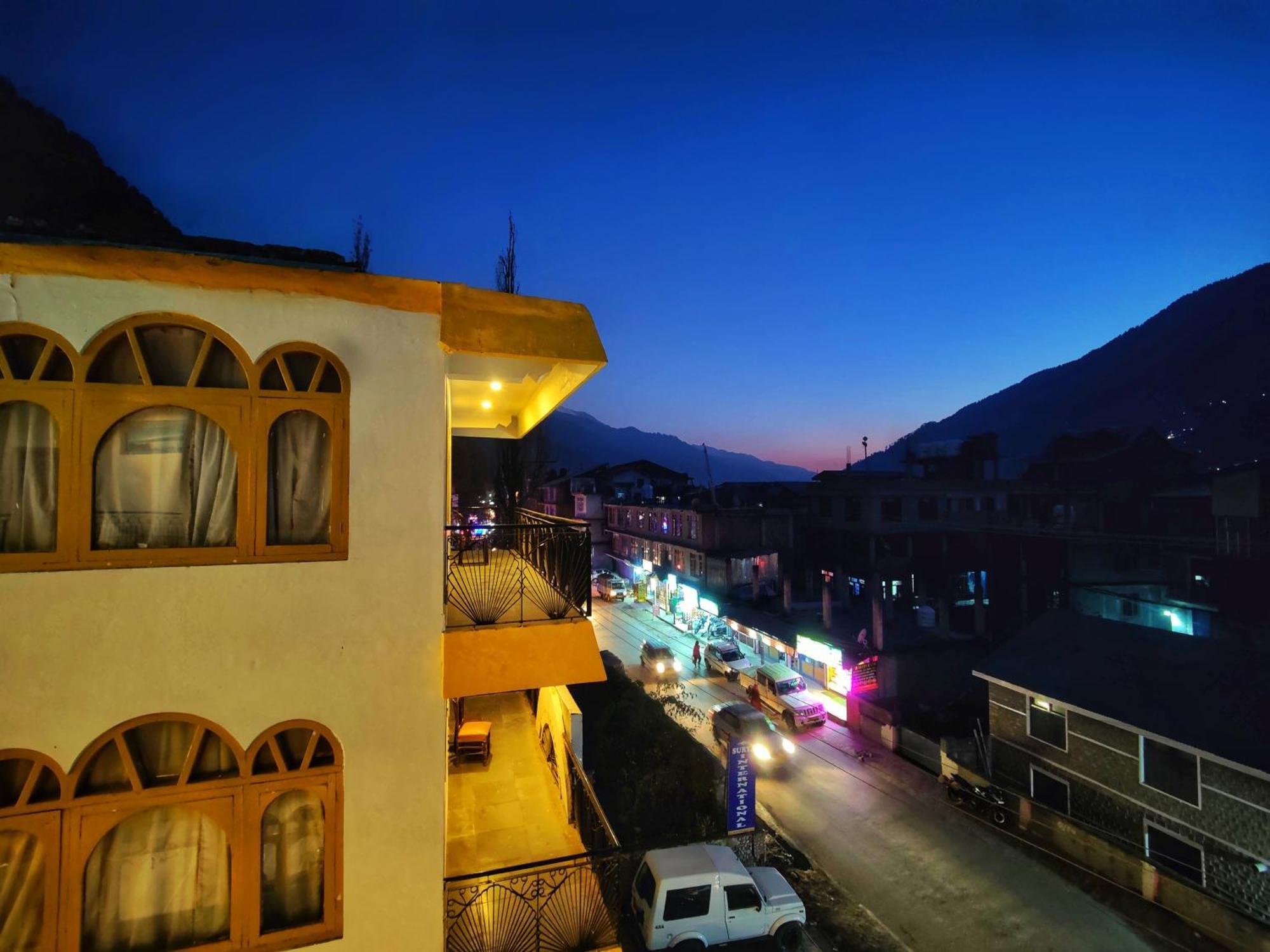 Surya International Hotel Manali Near Mall Road Extérieur photo