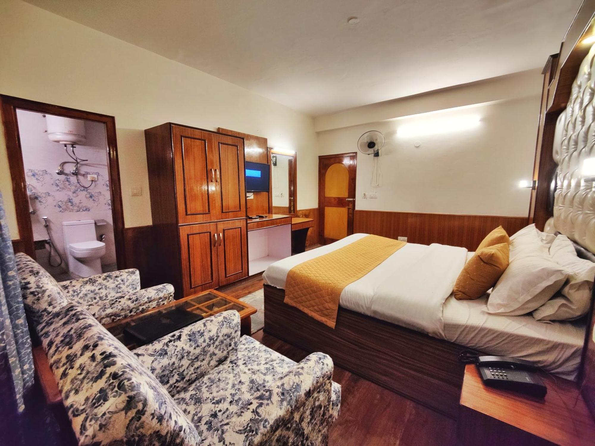 Surya International Hotel Manali Near Mall Road Extérieur photo
