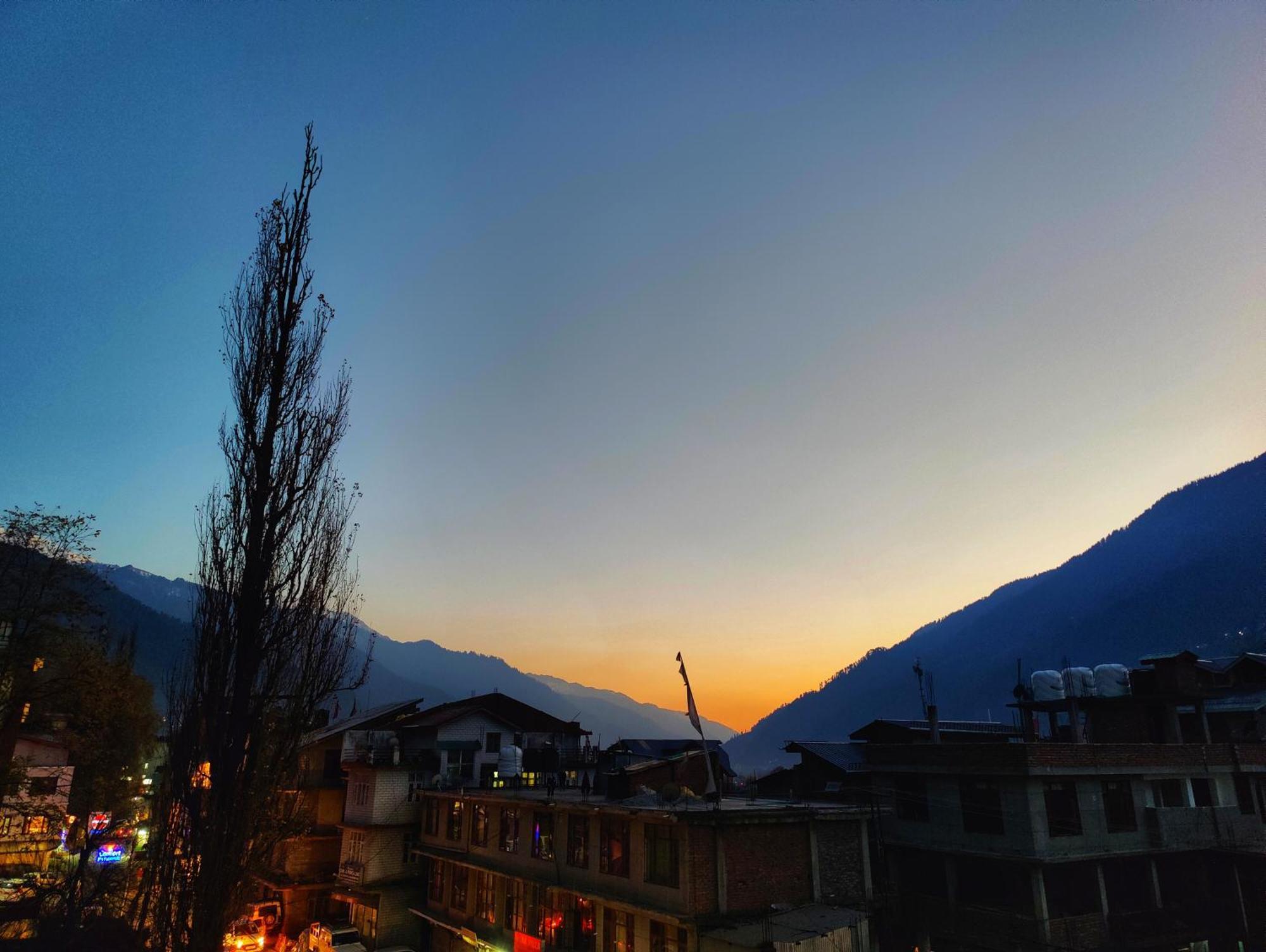 Surya International Hotel Manali Near Mall Road Extérieur photo