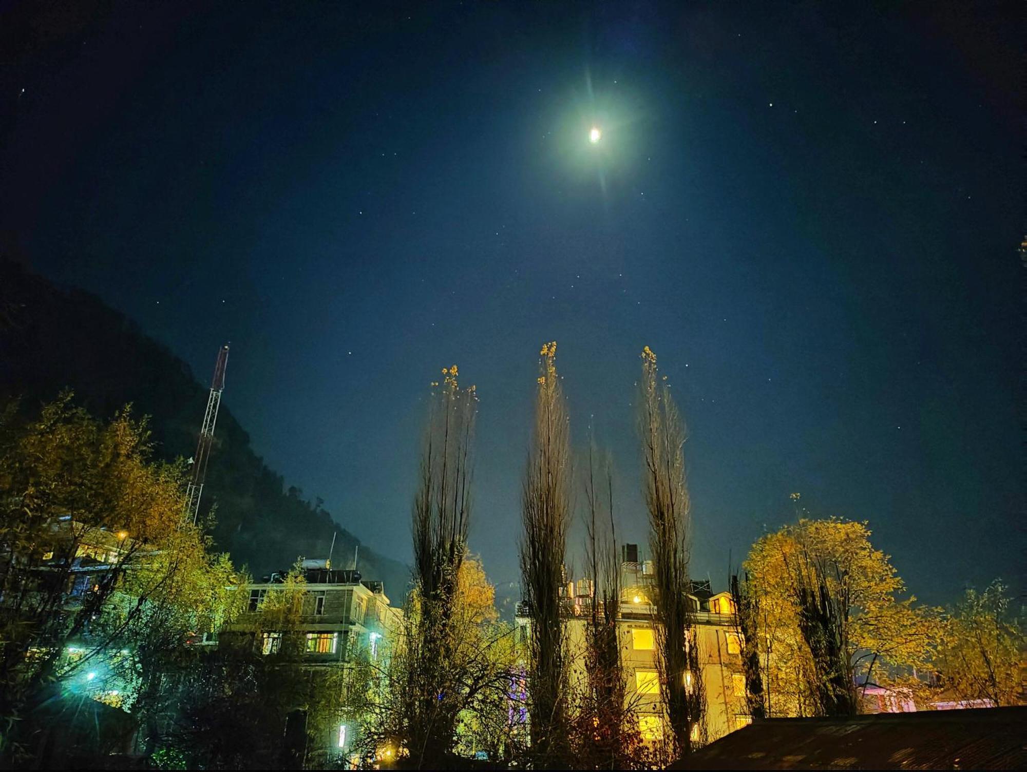 Surya International Hotel Manali Near Mall Road Extérieur photo