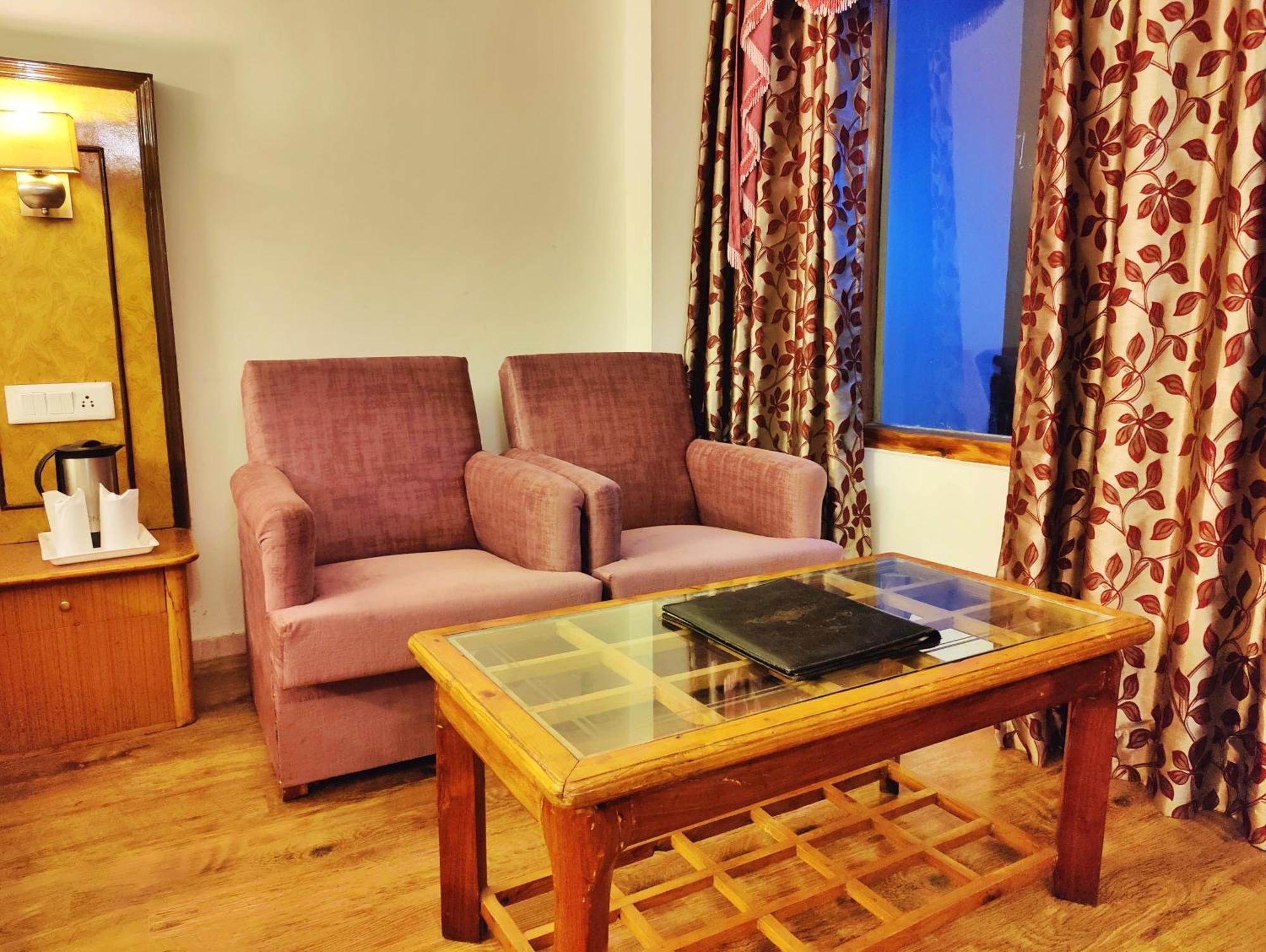 Surya International Hotel Manali Near Mall Road Extérieur photo