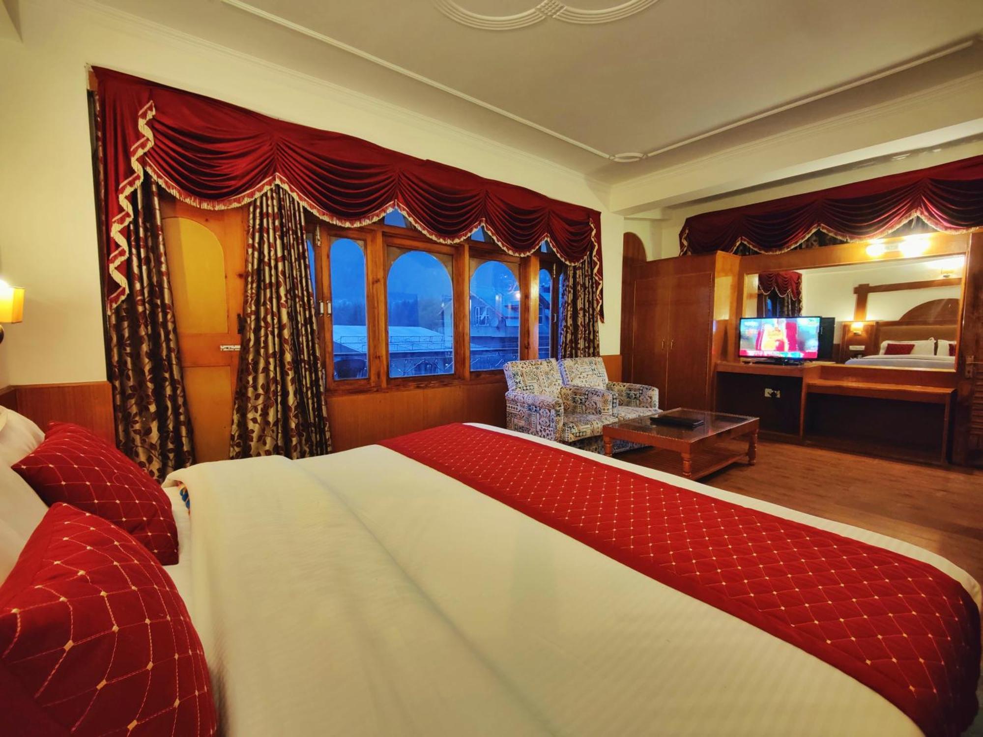 Surya International Hotel Manali Near Mall Road Extérieur photo