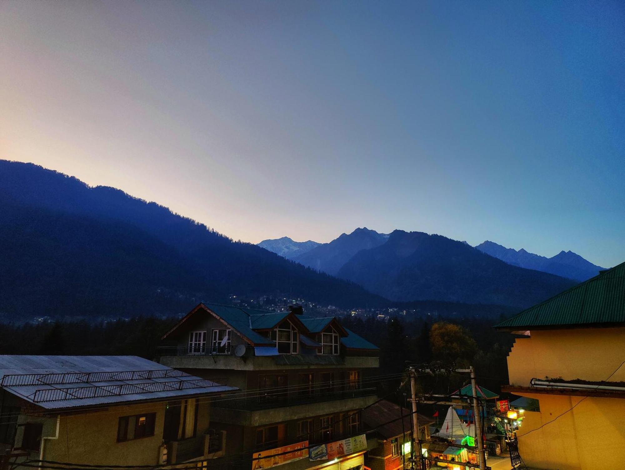 Surya International Hotel Manali Near Mall Road Extérieur photo