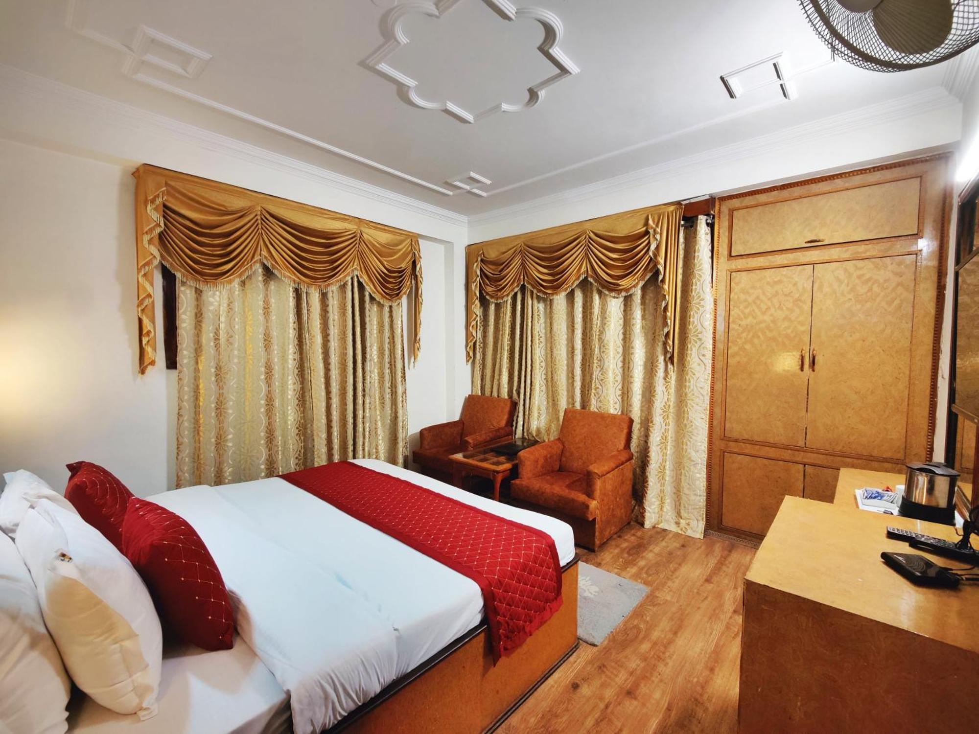 Surya International Hotel Manali Near Mall Road Extérieur photo