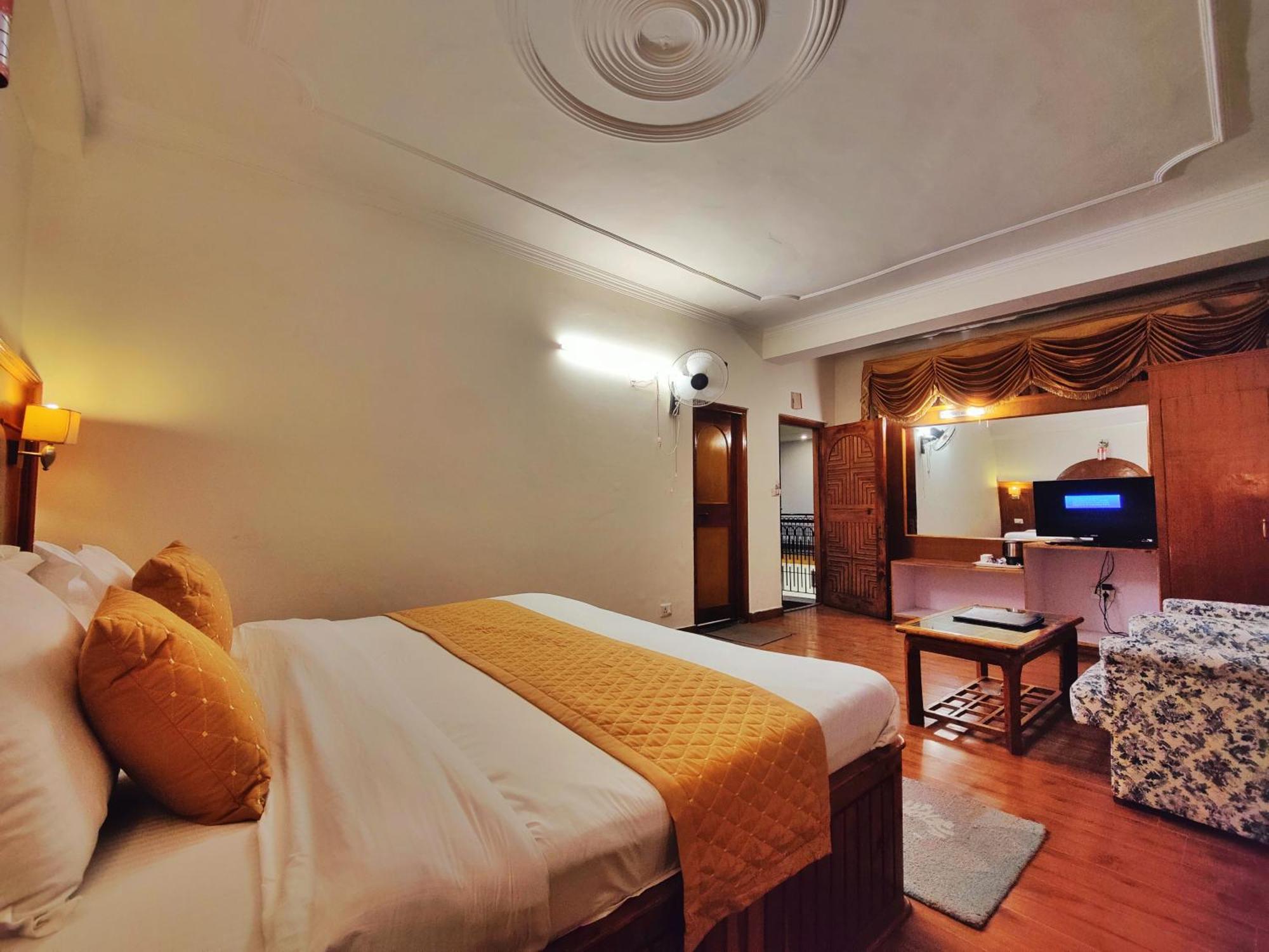 Surya International Hotel Manali Near Mall Road Extérieur photo
