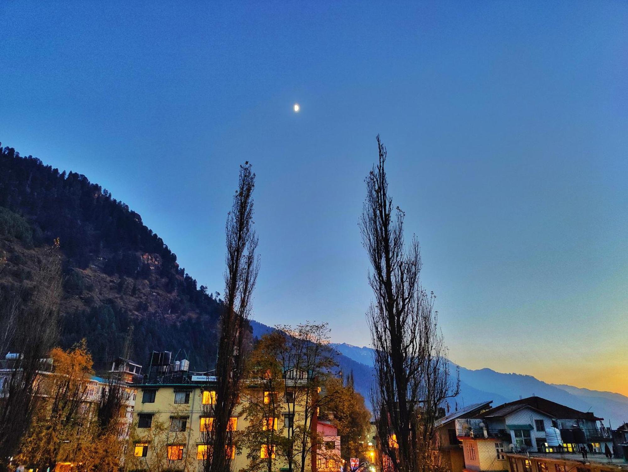 Surya International Hotel Manali Near Mall Road Extérieur photo