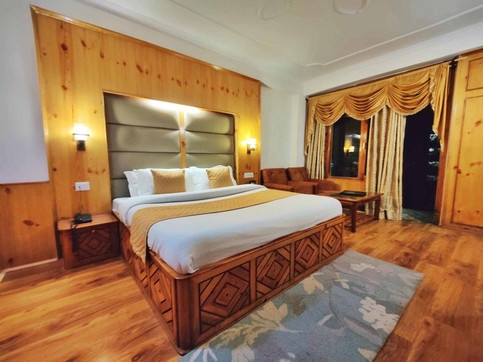 Surya International Hotel Manali Near Mall Road Extérieur photo