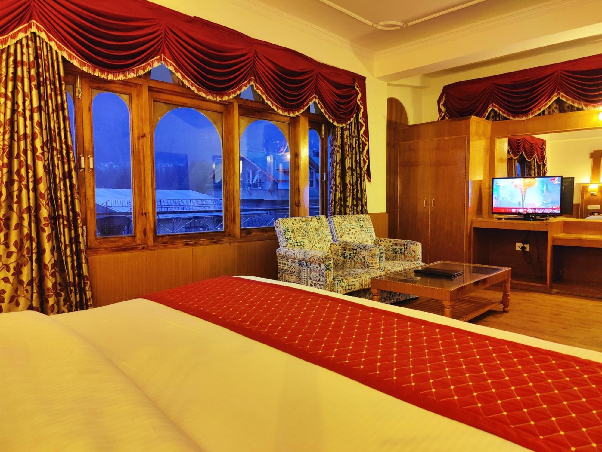 Surya International Hotel Manali Near Mall Road Extérieur photo