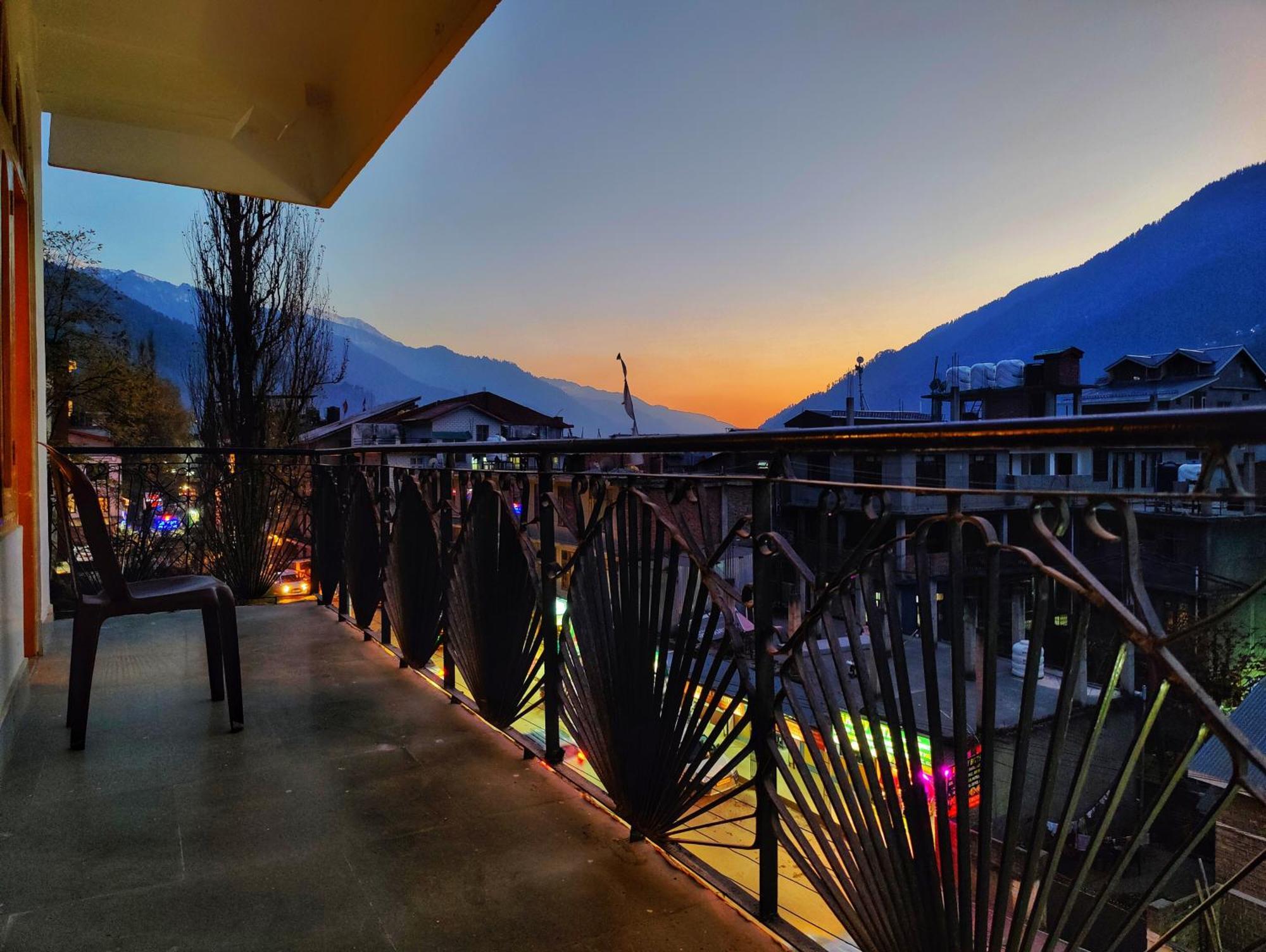Surya International Hotel Manali Near Mall Road Extérieur photo