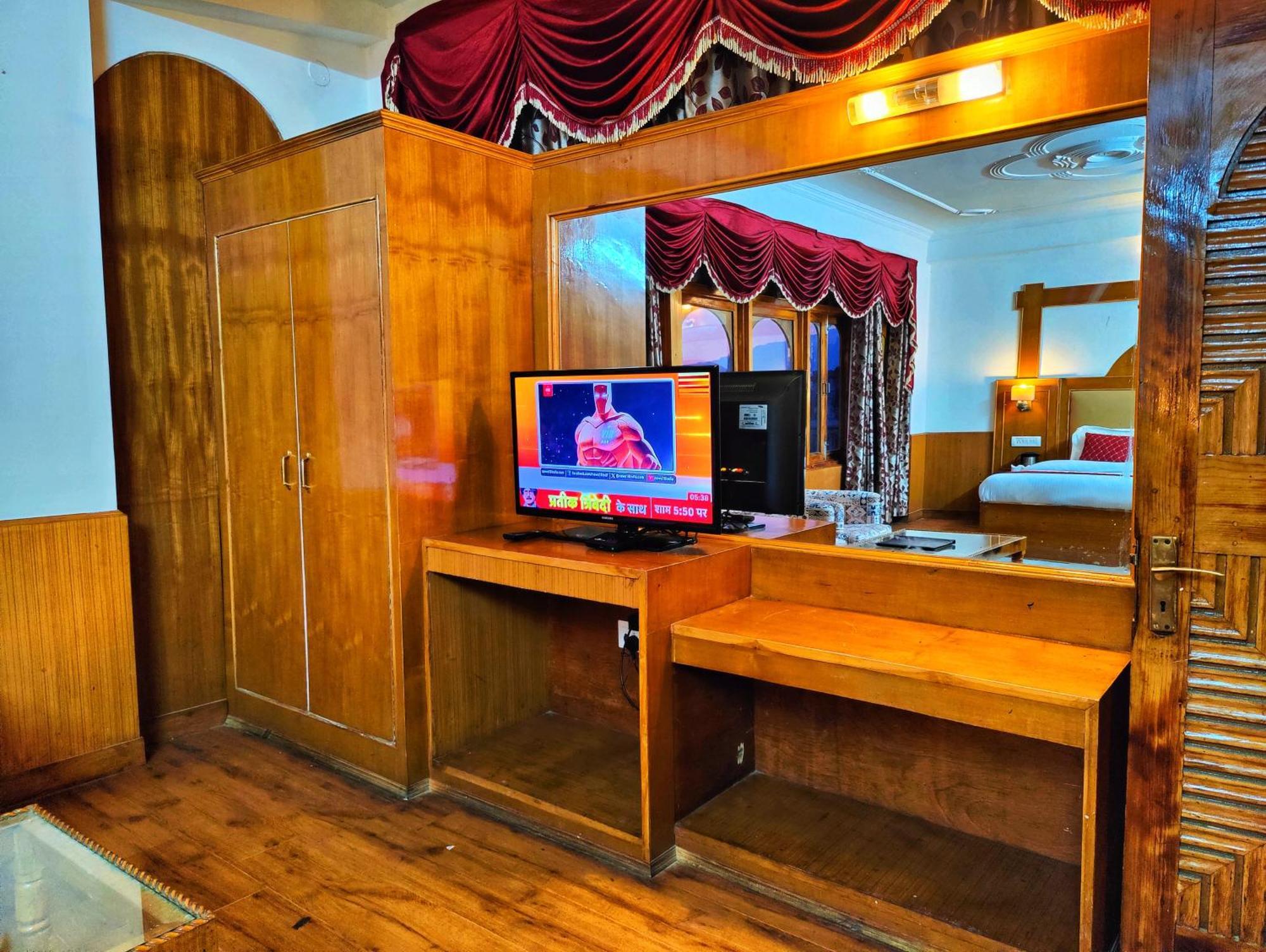 Surya International Hotel Manali Near Mall Road Extérieur photo