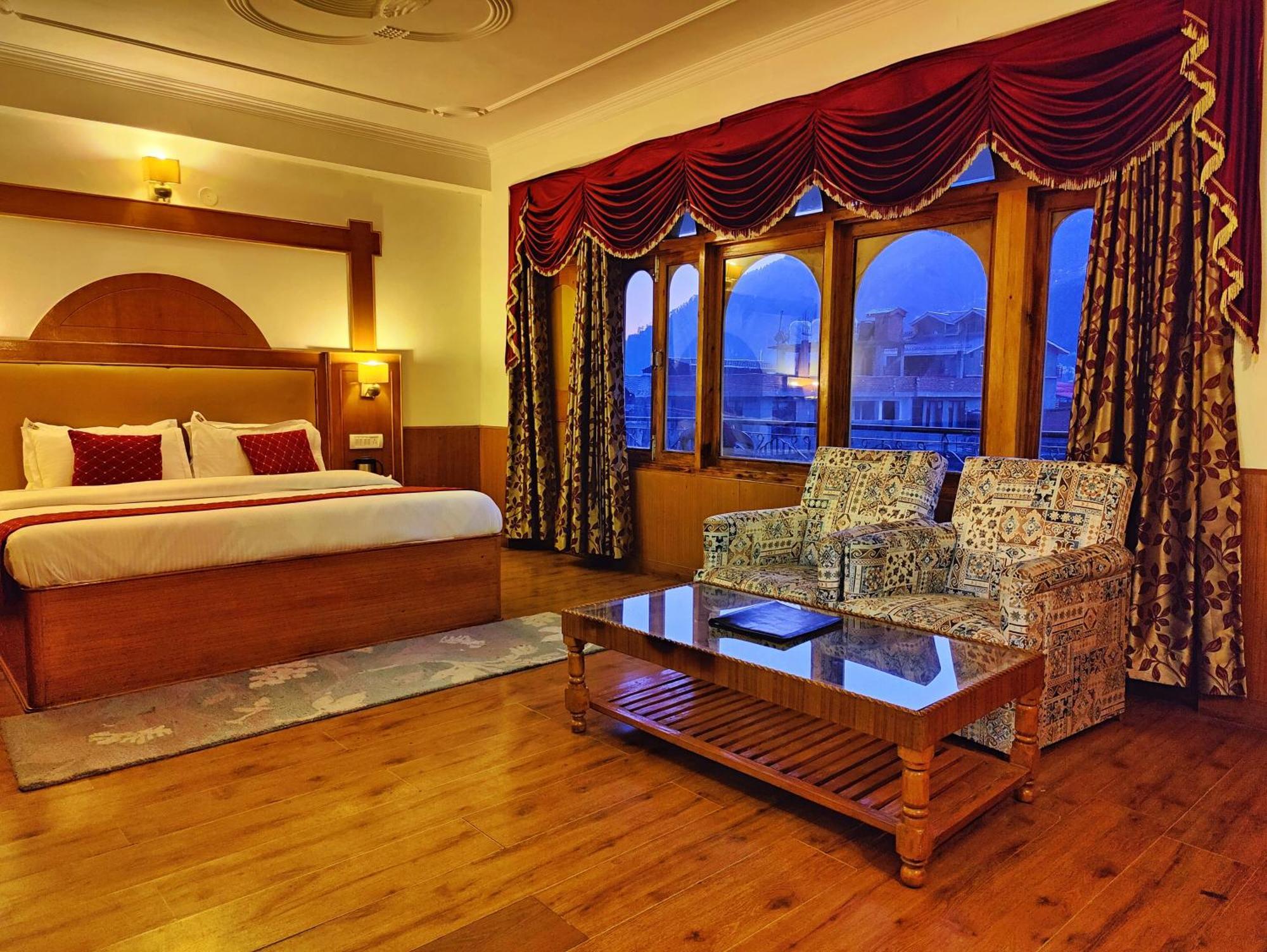 Surya International Hotel Manali Near Mall Road Extérieur photo