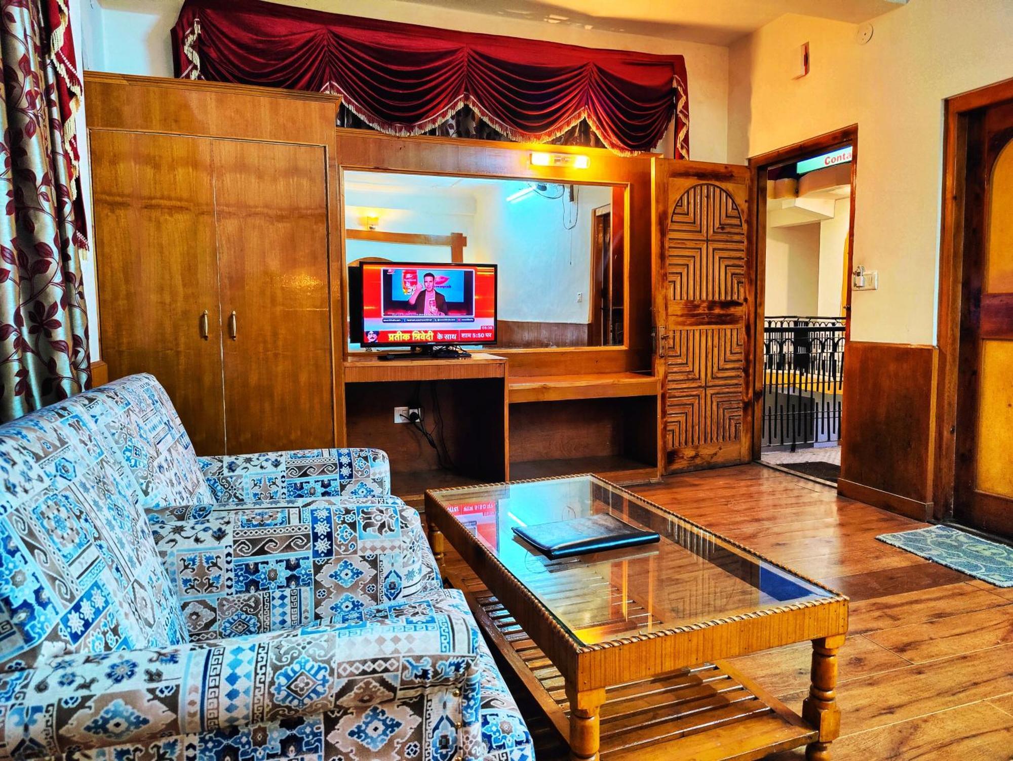 Surya International Hotel Manali Near Mall Road Extérieur photo