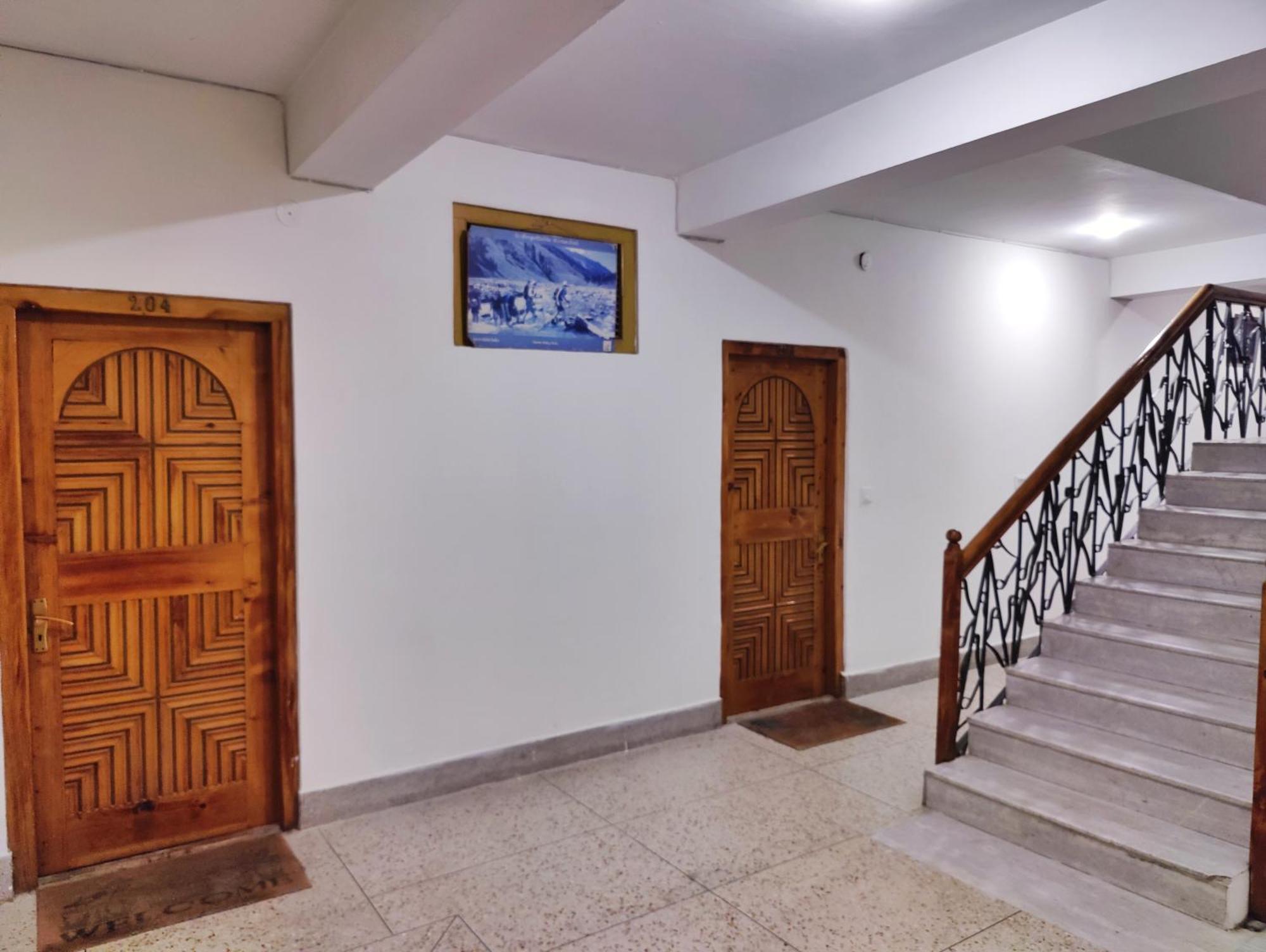 Surya International Hotel Manali Near Mall Road Extérieur photo