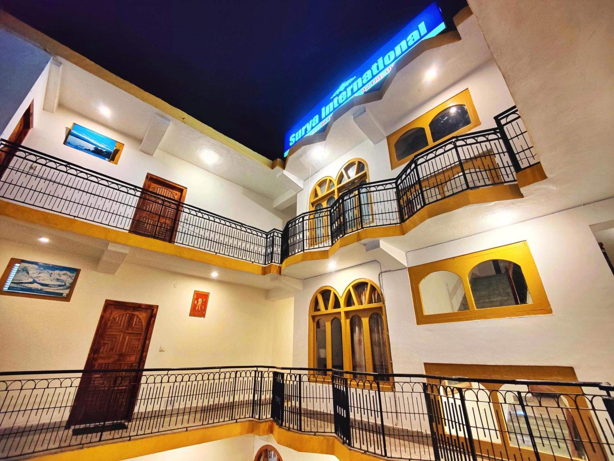 Surya International Hotel Manali Near Mall Road Extérieur photo