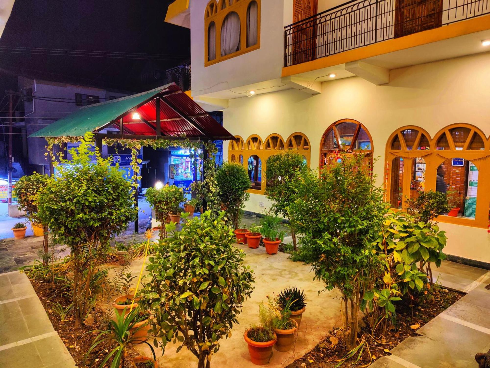 Surya International Hotel Manali Near Mall Road Extérieur photo